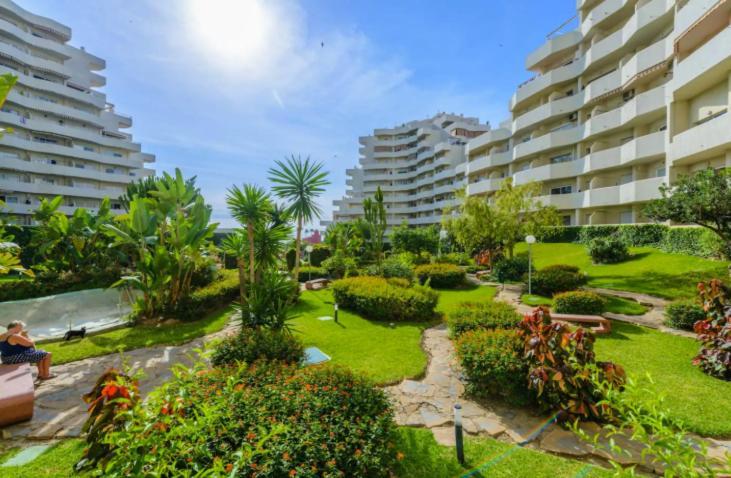 Benal Beach Suite, Parque Acuatico Y Vistas Al Mar Benalmádena Exterior foto